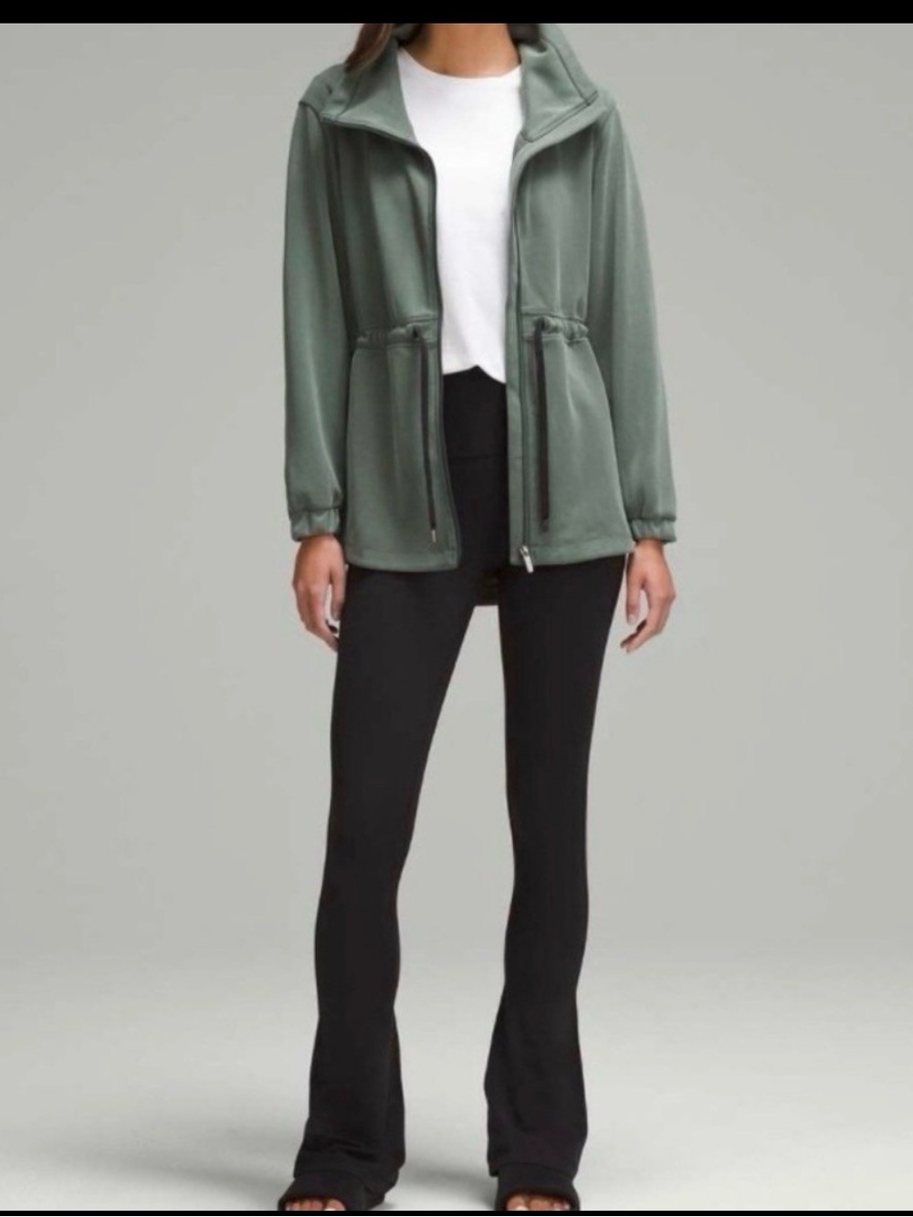 Lululemon Softstreme Jacket Women’s 8 Green Classic Fit Cinched Waist Full Zip